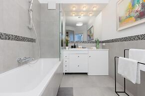 Apartment With Balcony Wolska by Renters
