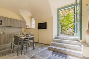 Tiny Duke Apartment in Varenna
