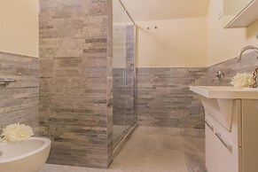 Tiny Duke Apartment in Varenna