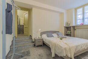 Tiny Duke Apartment in Varenna