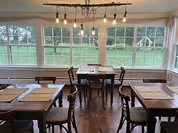 Stone Hearth Inn and Eatery