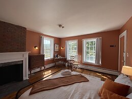 Stone Hearth Inn and Eatery