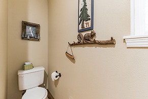 Elk Crossing Cozy Cabin At Crystal Mountain 3 Bedroom Home by RedAwnin