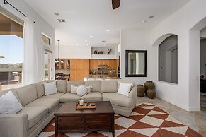 Casa Highland 3 Bedroom Home by RedAwning