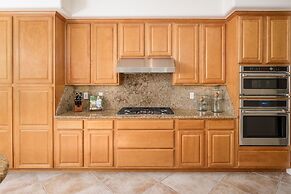 Casa Highland 3 Bedroom Home by RedAwning