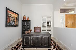 Casa Highland 3 Bedroom Home by RedAwning