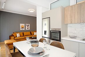 Elegant Big Apartment in Athens With Balcony