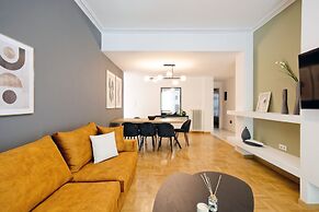Elegant Big Apartment in Athens With Balcony