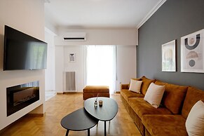 Elegant Big Apartment in Athens With Balcony