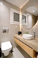 Elegant Big Apartment in Athens With Balcony