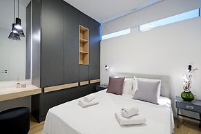 Elegant Big Apartment in Athens With Balcony