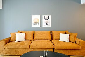 Elegant Big Apartment in Athens With Balcony