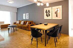 Elegant Big Apartment in Athens With Balcony