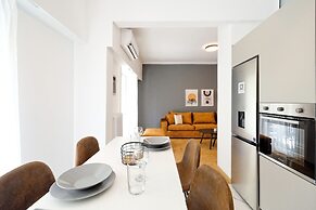 Elegant Big Apartment in Athens With Balcony