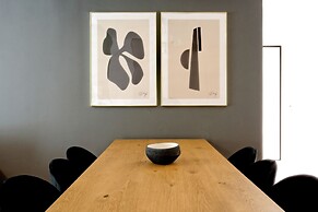 Elegant Big Apartment in Athens With Balcony