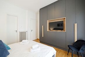 Elegant Big Apartment in Athens With Balcony