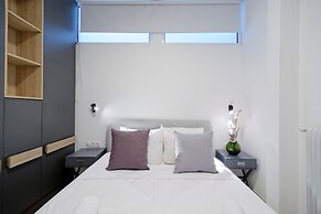 Elegant Big Apartment in Athens With Balcony