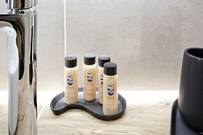 Elegant Big Apartment in Athens With Balcony