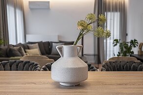 Phaedrus Living: Luxury Penthouse Ploutarchou