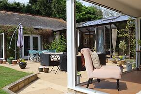 Bozeat House - Country Retreat