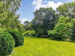 Orion 4-person Stunning Lotus Belle Tent