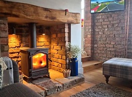 Stunning Quirky 2-bed Cottage in New Brighton