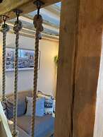 Stunning Quirky 2-bed Cottage in New Brighton