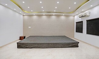 Treebo Varsha Palace