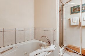 Westwind 308 2BD Gold Condo With A-C