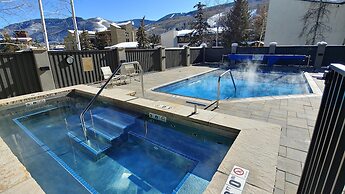 Westwind 303 1BD 1BA Plat. Condo