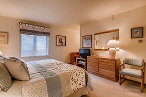 Westwind 109 1BD 1.5ba Gold Condo