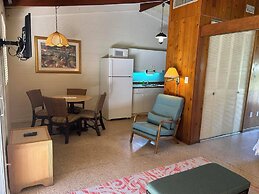 Tropical Resort & Marina on Lake Beresford