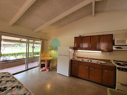 Tropical Resort & Marina on Lake Beresford