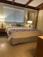 Tropical Resort & Marina on Lake Beresford