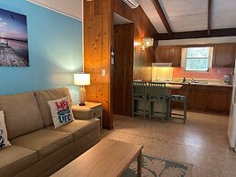 Tropical Resort & Marina on Lake Beresford