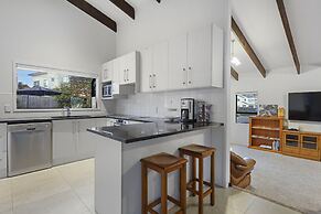 Spacious Family Home - Backyard-Mt-Views