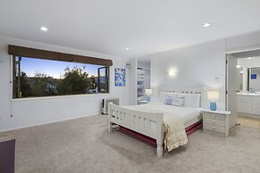 Spacious Family Home - Backyard-Mt-Views