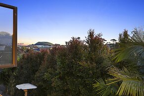 Spacious Family Home - Backyard-Mt-Views