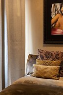 HOLT - Classic Chalet with Pool Overlooking Parroquia