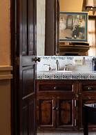 HOLT - Classic Chalet with Pool Overlooking Parroquia