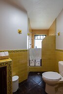 HOLT - Classic Chalet with Pool Overlooking Parroquia