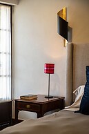 HOLT - Classic Chalet with Pool Overlooking Parroquia