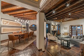 HOLT - Classic Chalet with Pool Overlooking Parroquia