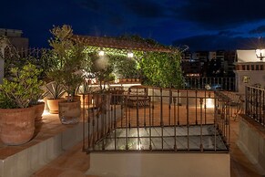 HOLT - Classic Chalet with Pool Overlooking Parroquia