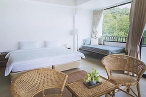 The Dearly Koh Tao Hostel