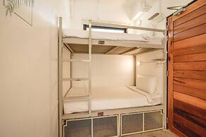 The Dearly Koh Tao Hostel