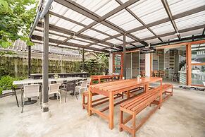 The Dearly Koh Tao Hostel