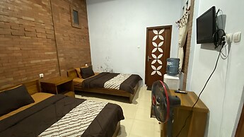 Homestay Candi Pawon Fahrurohman Syariah