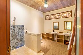 Villa Angsa by Nakula