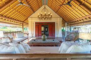 Villa Angsa by Nakula